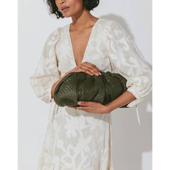 NEW CLEOBELLA gigi woven clutch in olive - Picture 1 of 3